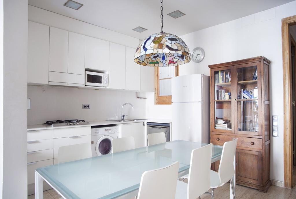 Aparteasy - Authentic Family Apartment Barcelona Exterior photo